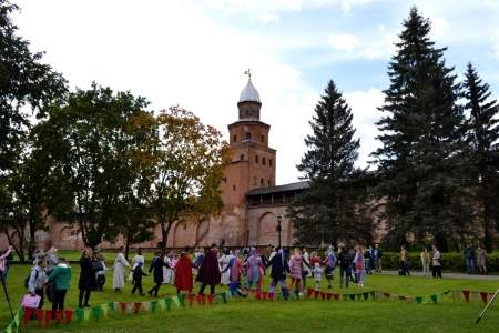 На Онфимкиной поляне в Кремле состоялся праздник «Дитячья слобода» в честь 20-летия Детского музейного центра