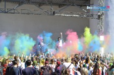 Фестиваль красок 12 мая 2018 года в Великом Новгороде (фото)